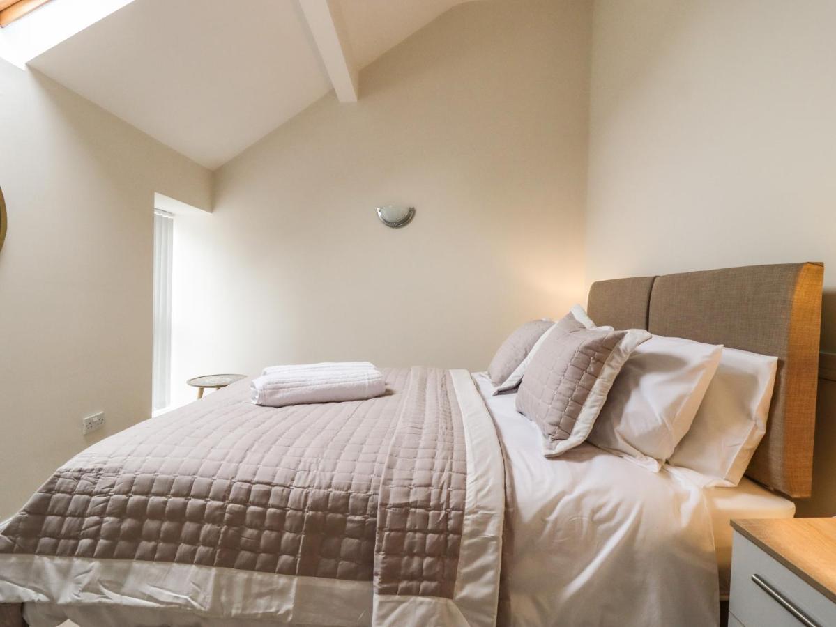 The Coach House Villa Keighley Bagian luar foto